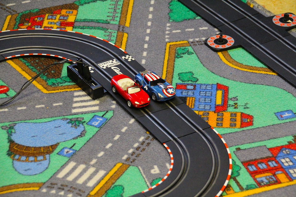 Circuit Voiture Enfant, Jouet Daventure de Voiture, Piste Aventure de  Voiture Jouet, Jeux Educatifs Montessori pour Garçon Fille 3 4 5 6 Ans  (Style C) : : Jeux et Jouets