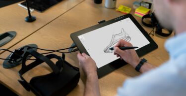 découvrez notre sélection de tablettes à dessin, idéales pour les artistes et les créateurs numériques. expérience fluide et précise, compatibilité avec divers logiciels, et ergonomie pensée pour vos sessions de création. transformez vos idées en œuvres d'art grâce à nos produits de qualité.